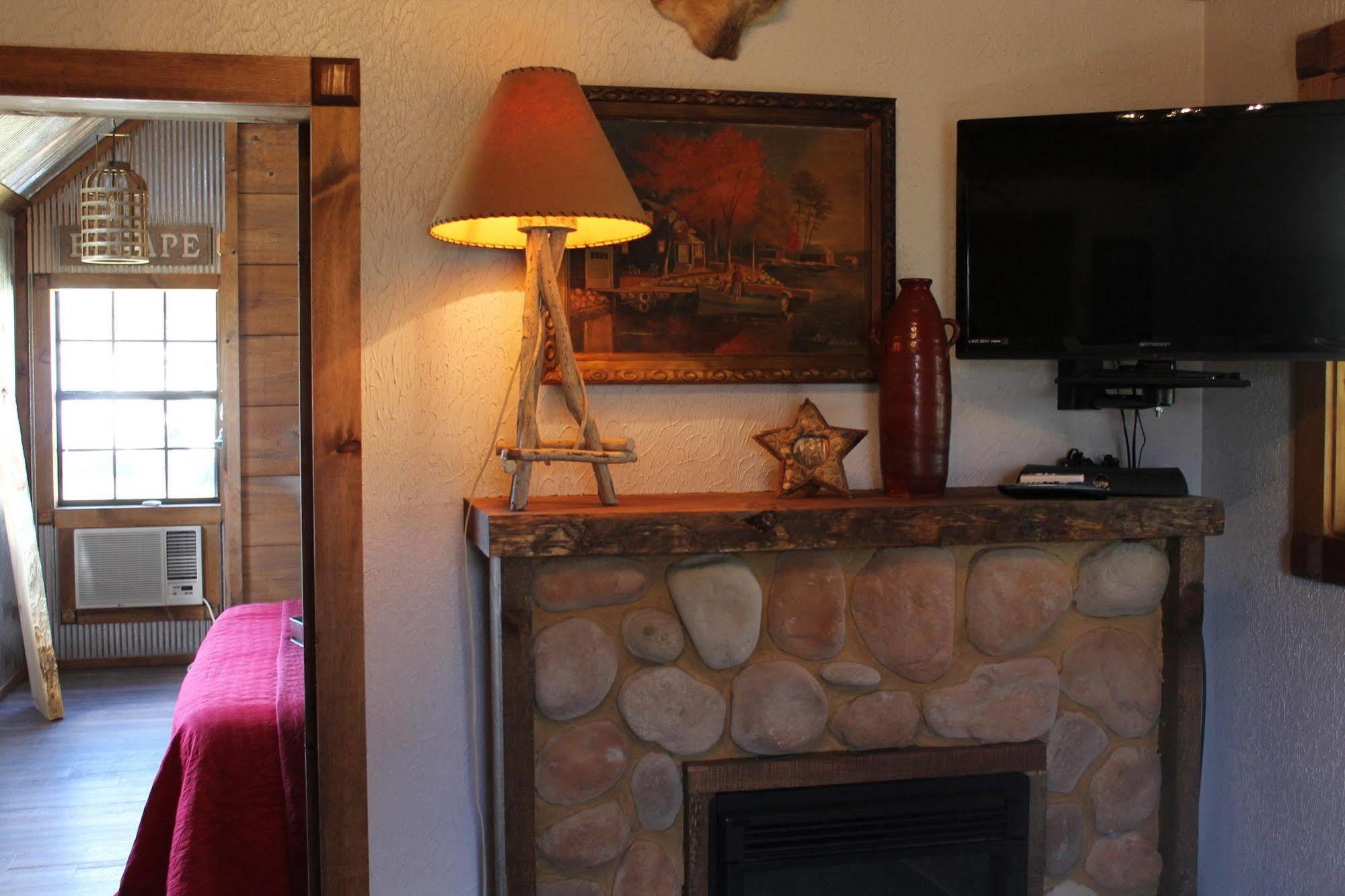 Bear Creek Lodge Cabin Resort Reeds Spring Esterno foto